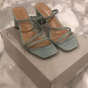 NWT Marc Fisher Aliana Heels 6.5